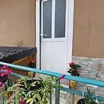 Honey-house “kastrioti” Habitación en casa particular *