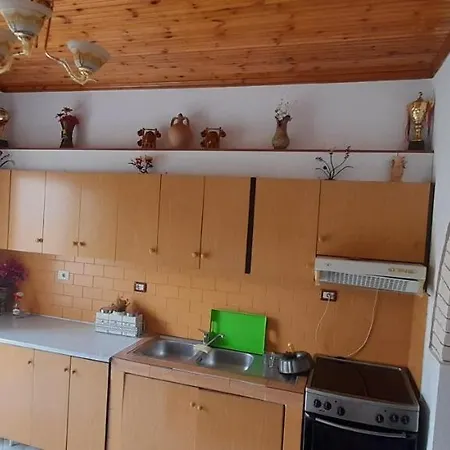 Honey-house “kastrioti” Permet