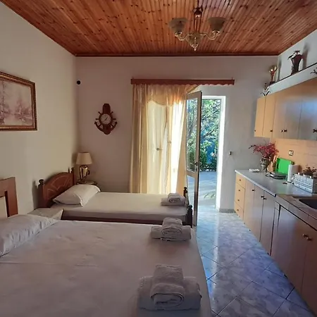 Honey-house “kastrioti” * Permet