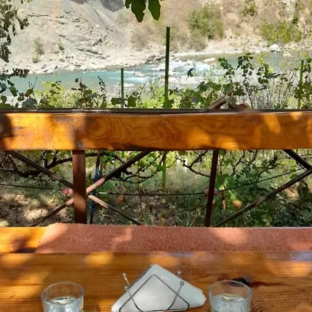 Homestay Honey-house “kastrioti”