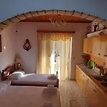 Homestay Honey-house “kastrioti”