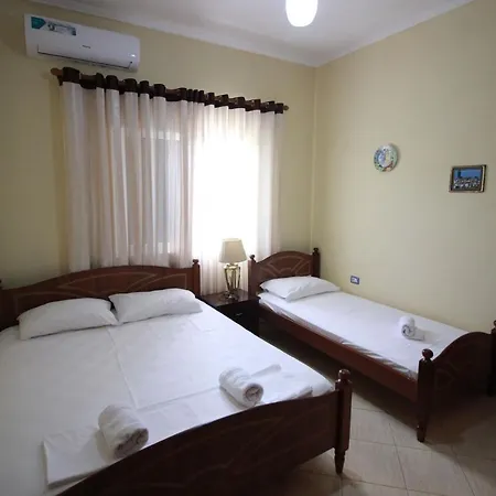 Проживание в семье Honey-house “kastrioti” Пермети