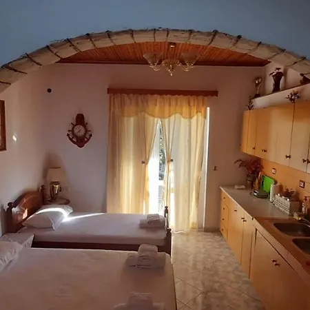 בית אירוח Honey-house Kastrioti Adventures