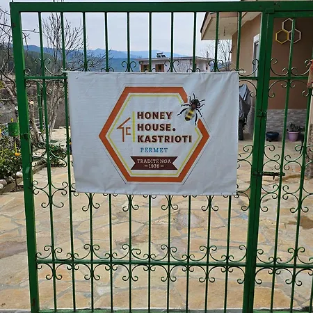 Honey-house Kastrioti Adventures בית אירוח