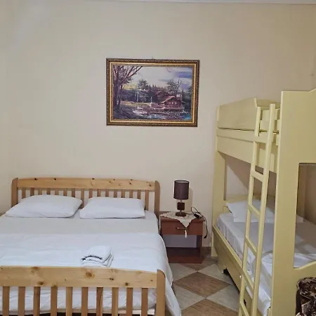 בית אירוח Honey-house Kastrioti Adventures *
