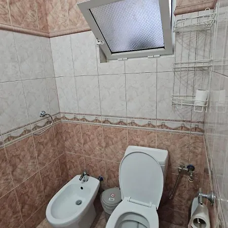 בית אירוח Honey-house Kastrioti Adventures *