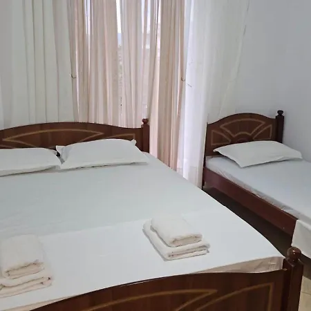 בית אירוח Honey-house Kastrioti Adventures Përmet