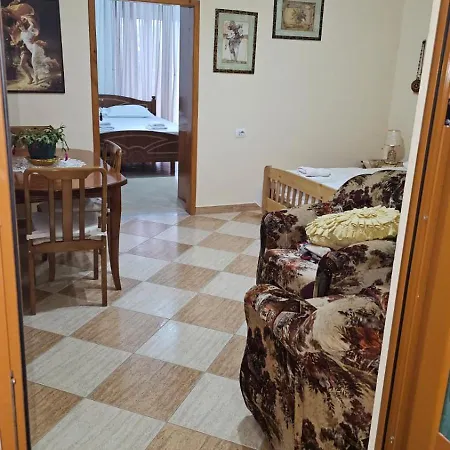 בית אירוח Honey-house Kastrioti Adventures