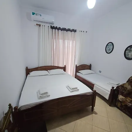 בית אירוח Honey-house Kastrioti Adventures Përmet