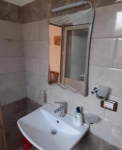 Privatunterkunft Honey-house “kastrioti” *