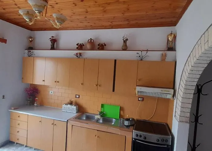 Honey-house “kastrioti” Permet