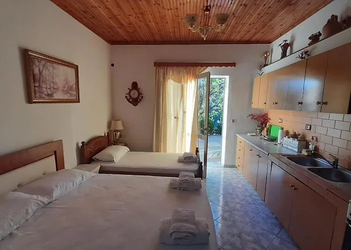 Honey-house “kastrioti” * Permet