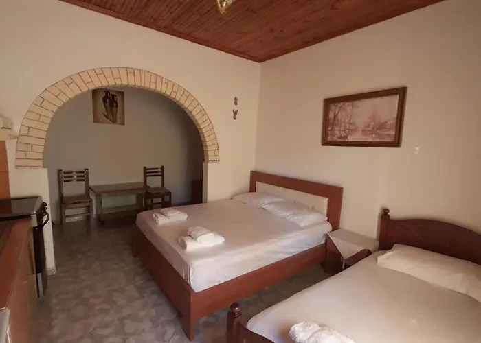 Honey-house “kastrioti” Homestay